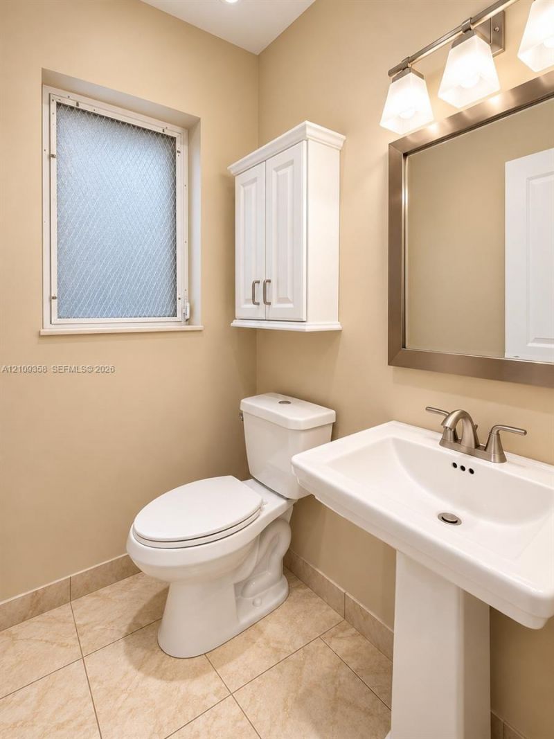 2200 Diana Dr , Unit 218, Hallandale Beach, FL 33009 Photo