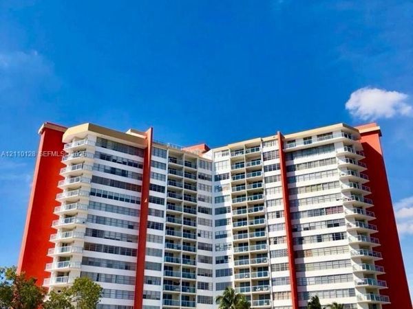 1351 NE Miami Gardens Dr, Unit 1624E, Miami, FL 33179