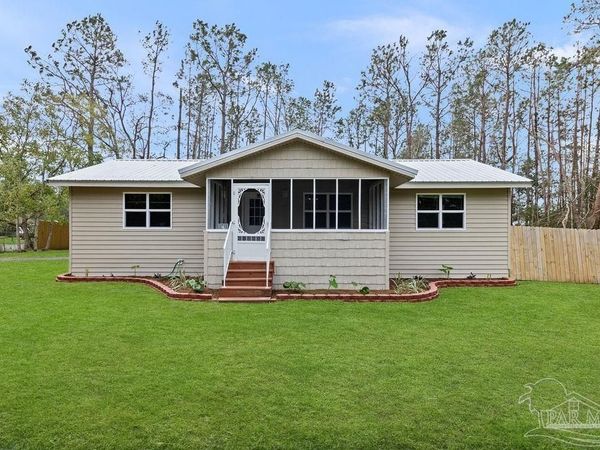 5755 Santa Monica St, Milton, FL 32583