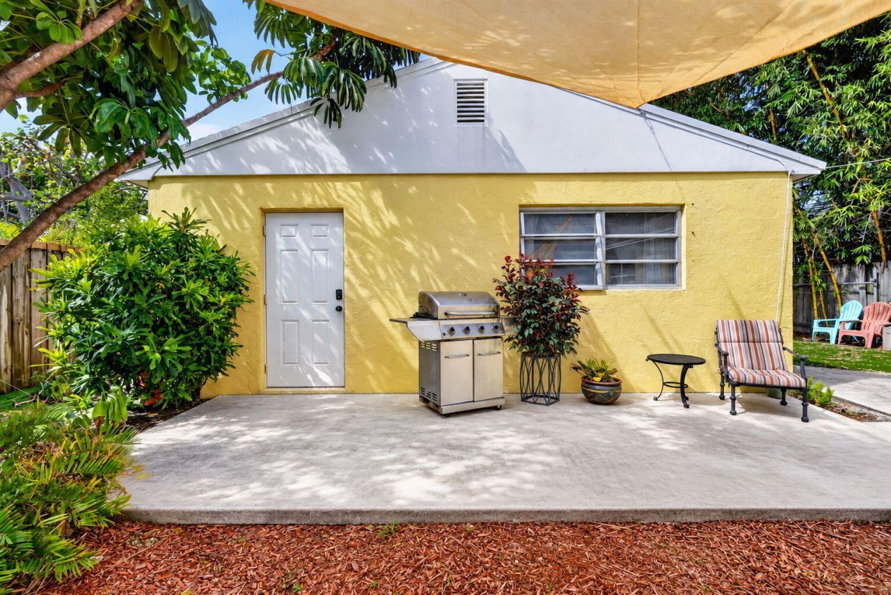 209 S Palmway, Lake Worth Beach, FL 33460 Photo