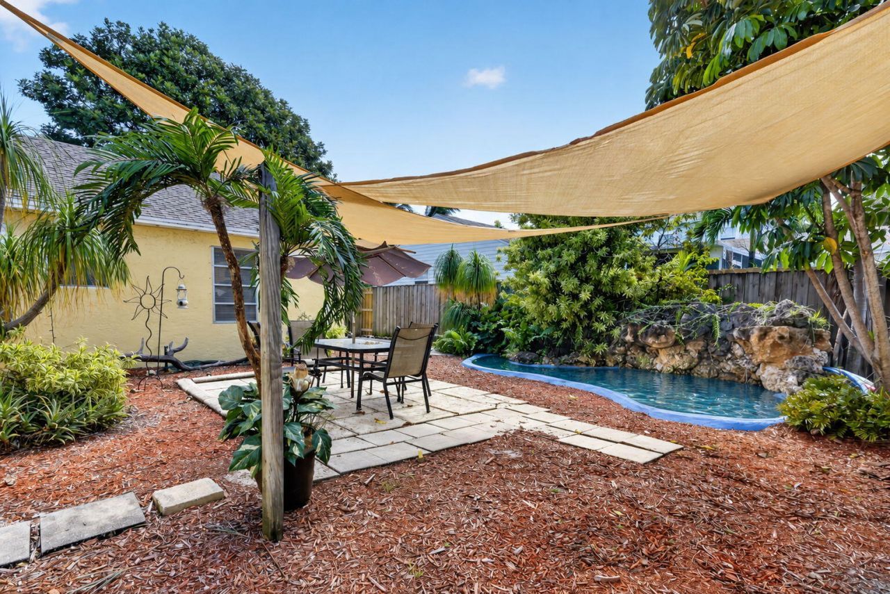 209 S Palmway, Lake Worth Beach, FL 33460 Photo