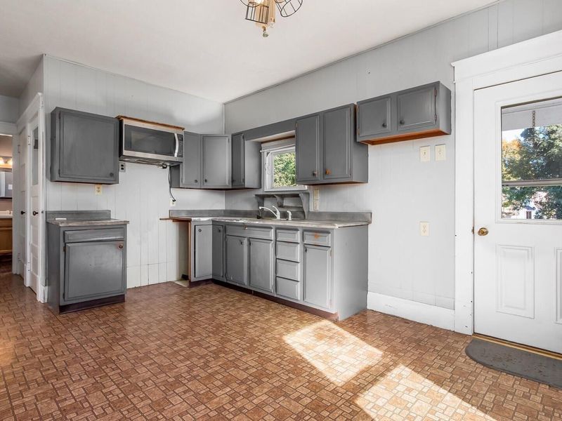 84 S Main Street , Thornville, OH 43076 Photo 14
