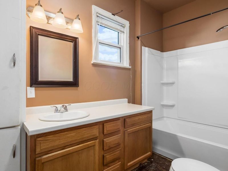 84 S Main Street , Thornville, OH 43076 Photo 18