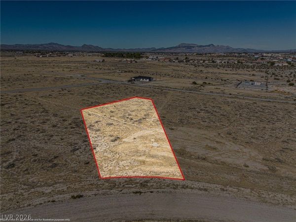 2300 S Oakridge Avenue , Pahrump, NV 89048