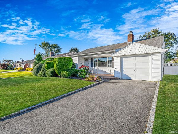3787 Windsor Drive , Bethpage, NY 11714