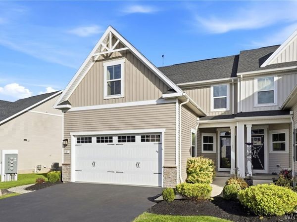 187 Sandstone Circle , Grand Island, NY 14072