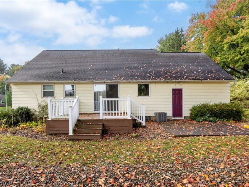 2207 Robinhood Drive, Wooster, OH 44691 Photo 2