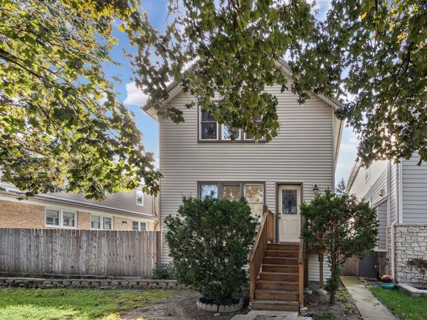 5122 N Lotus Avenue , Chicago, IL 60630