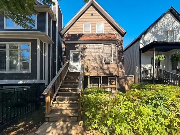 2822 W Melrose Street, Chicago, IL 60618