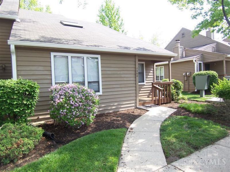 7500 Easton Court, West Chester, OH 45069 Photo 1