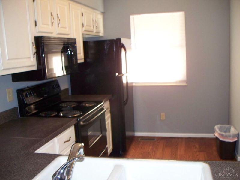 7500 Easton Court, West Chester, OH 45069 Photo 3