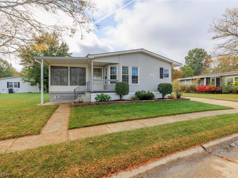 39 Periwinkle Drive, Olmsted Township, OH 44138 Photo 1