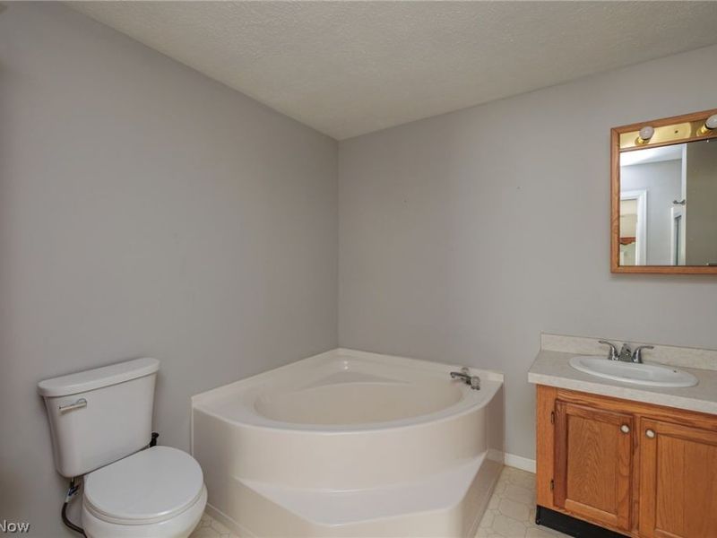 39 Periwinkle Drive, Olmsted Township, OH 44138 Photo 24