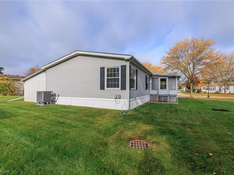 39 Periwinkle Drive, Olmsted Township, OH 44138 Photo 4