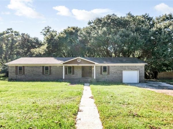 2053 Campfire Drive, Semmes, AL 36575