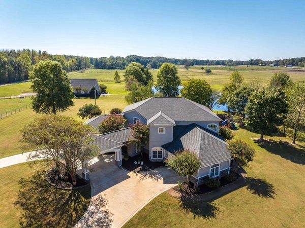 700 KEOUGH DR, Piperton, TN 38017