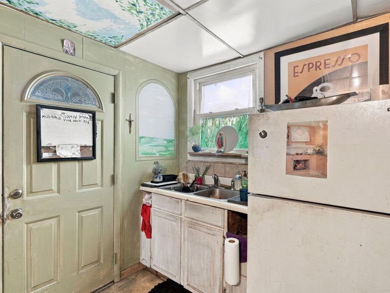 879 Vernon Road, Columbus, OH 43209 Photo 18