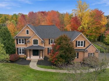 60 Grand View, Orchard Park, NY 14127