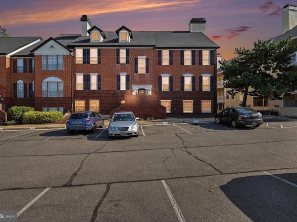 676 GATEWAY DRIVE SE , Unit 812, LEESBURG, VA 20175