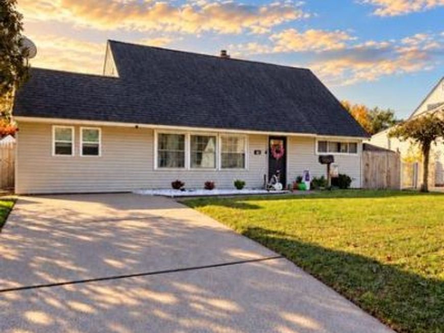 187 Kenwood Drive S, Levittown, PA 19055 Main Photo