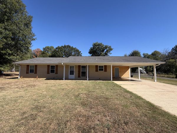 2728 Lawndale Dr., Tupelo, MS 38801