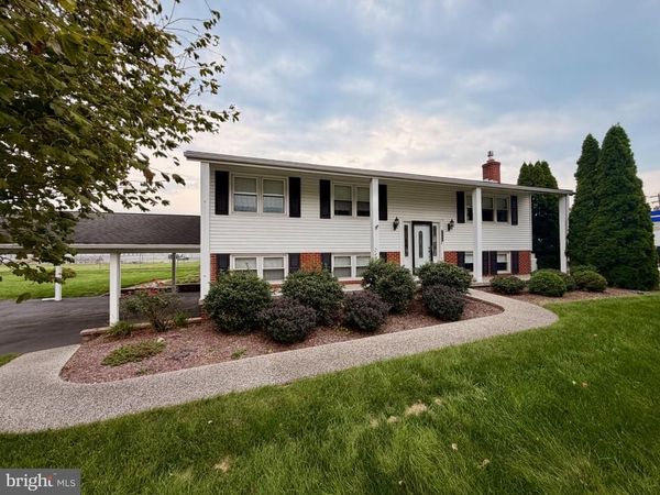 5266 PHILADELPHIA AVENUE , CHAMBERSBURG, PA 17202