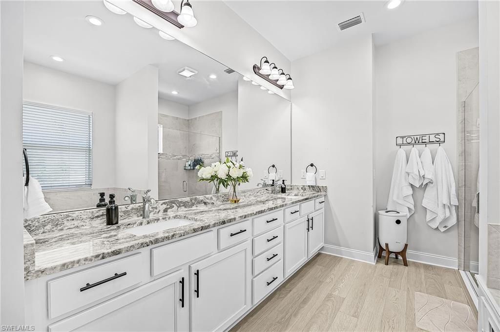 1305 NW 10th Ter, Cape Coral, FL 33993 Photo