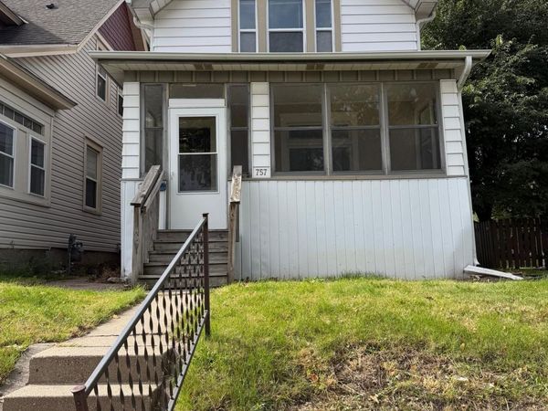 757 Smith Avenue S, Saint Paul, MN 55107