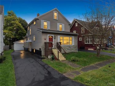 160 Edgeware Rd, Syracuse, NY 13208