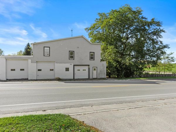 8923 North Ave, Centerville, WI 53015