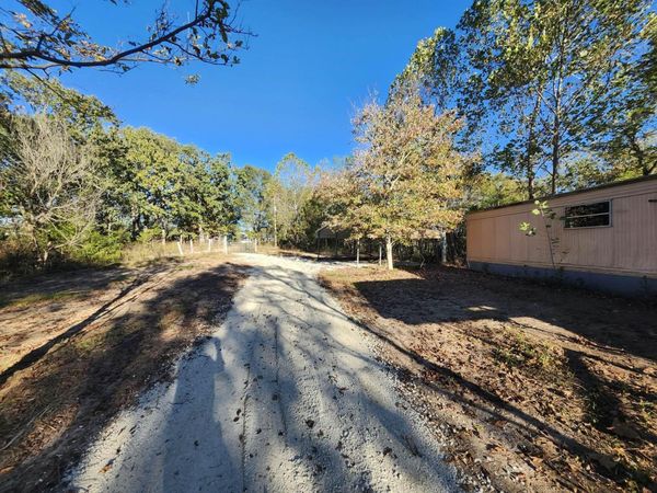 16490 Slutz Road , Elk Creek, MO 65464