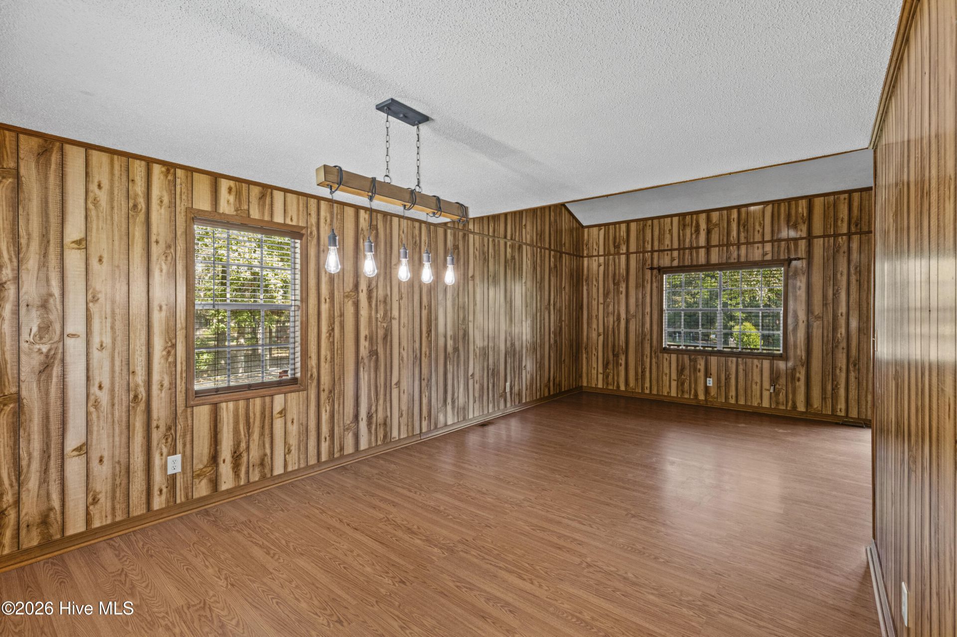 1006 Fairway Farm Road Photo 11