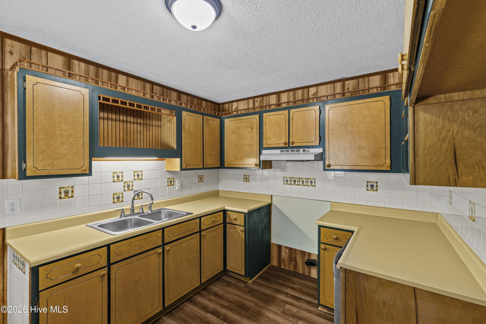 1006 Fairway Farm Road Photo 13