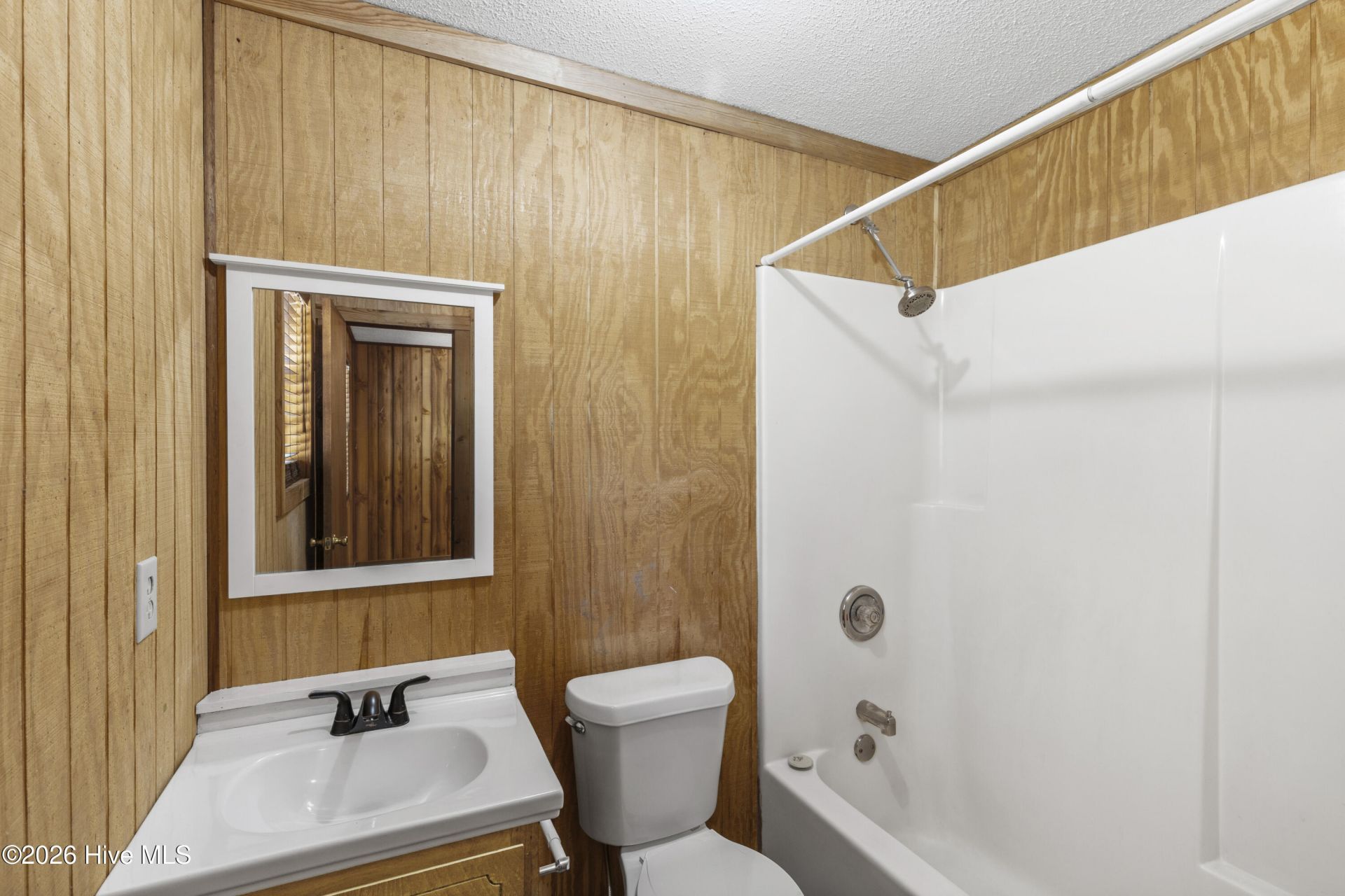 1006 Fairway Farm Road Photo 17