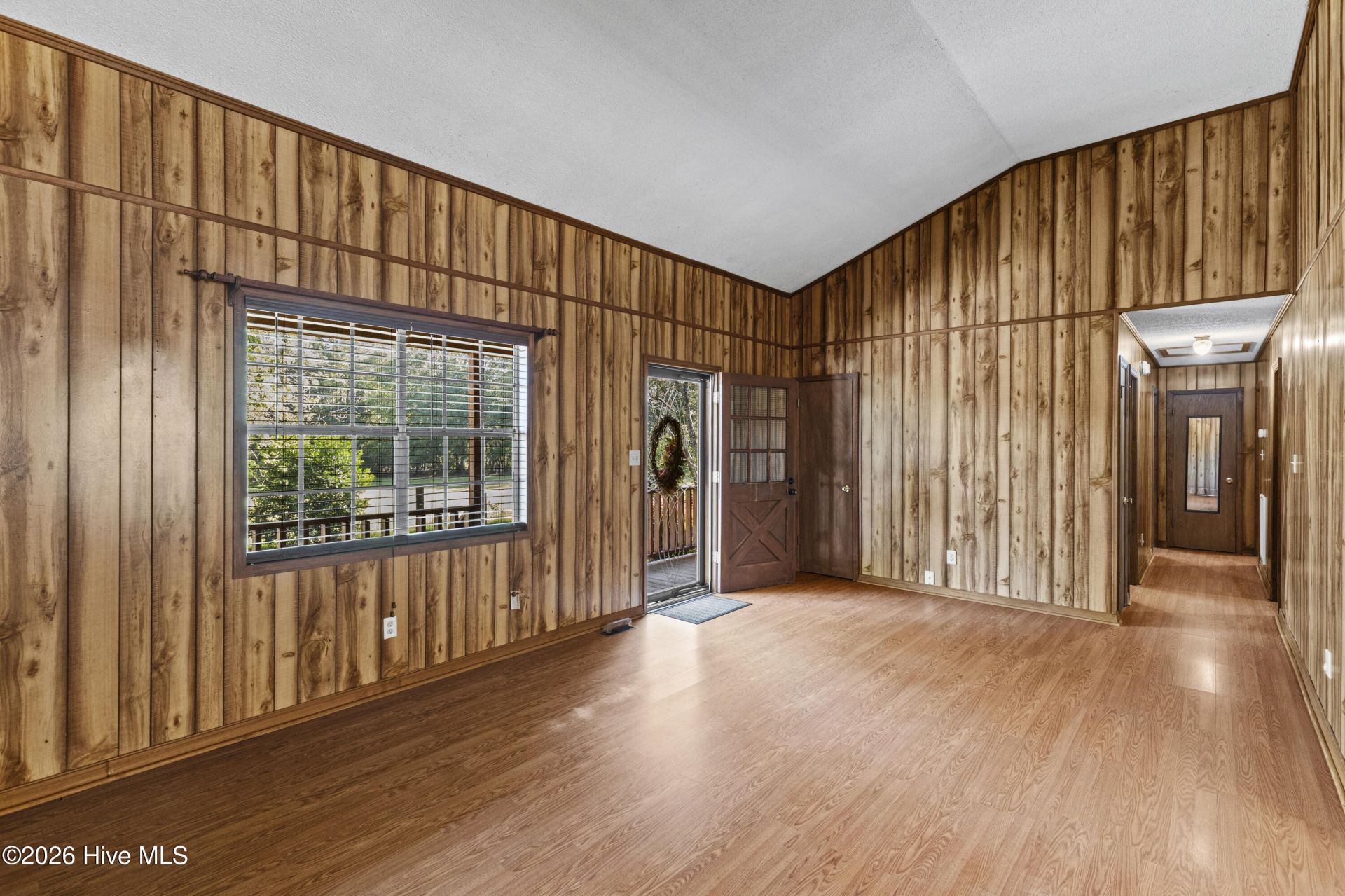 1006 Fairway Farm Road Photo 9