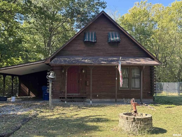 909 S JACKSON Street, West Frankfort, IL 62896