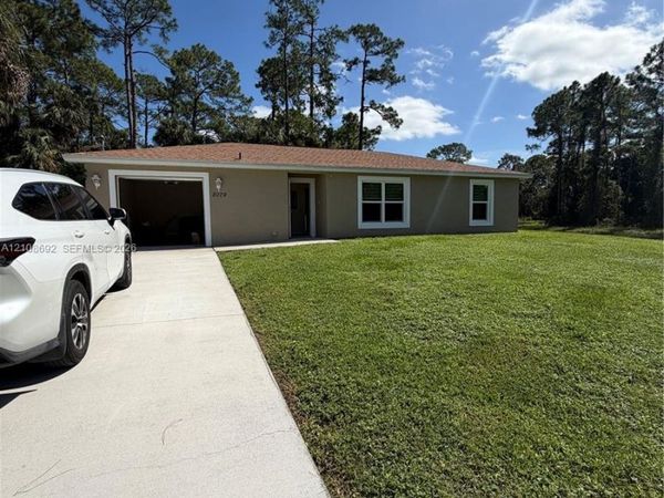 8079 Sherwood Cir, Unit 8079, La Belle, FL 33935