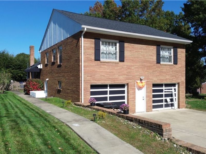 1001 Granard Parkway, Steubenville, OH 43952 Photo 2