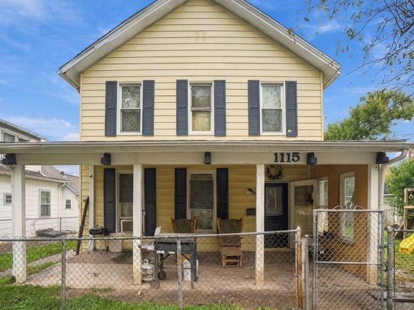 1115 W 7TH Street , Davenport, IA 52802