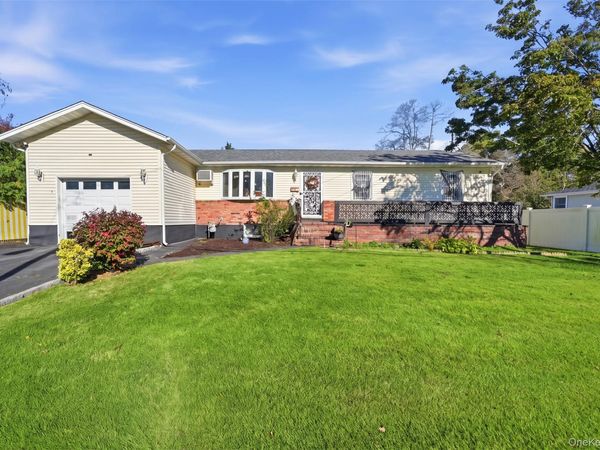 10 Francisco Avenue , Central Islip, NY 11722