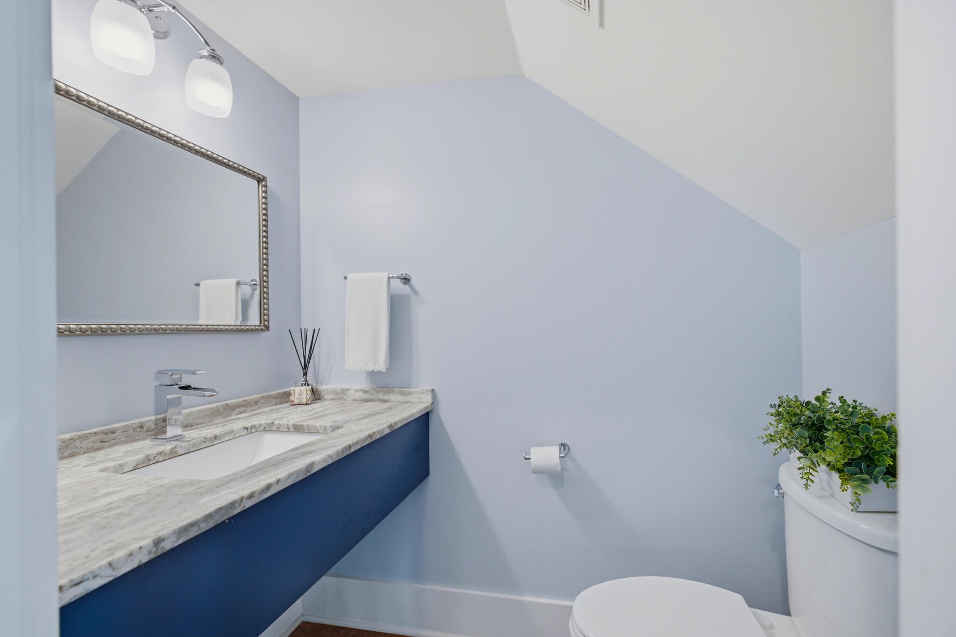 402 Sumter Street Photo 10