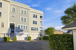 402 Sumter Street photo 4