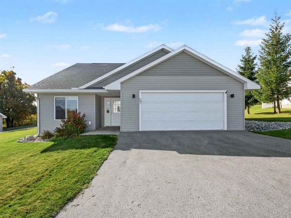887 Red Oak Way, Unit 14, Petoskey, MI 49770