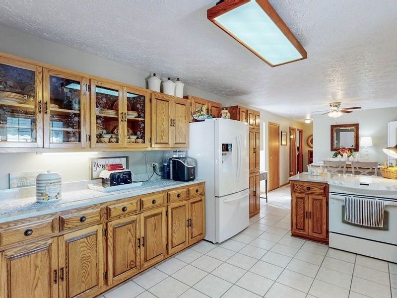 1067 Mohawk Trail SW, Hartville, OH 44632 Photo 16