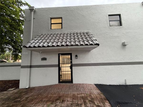 5671 NW 78th Ave, Unit 2, Doral, FL 33166