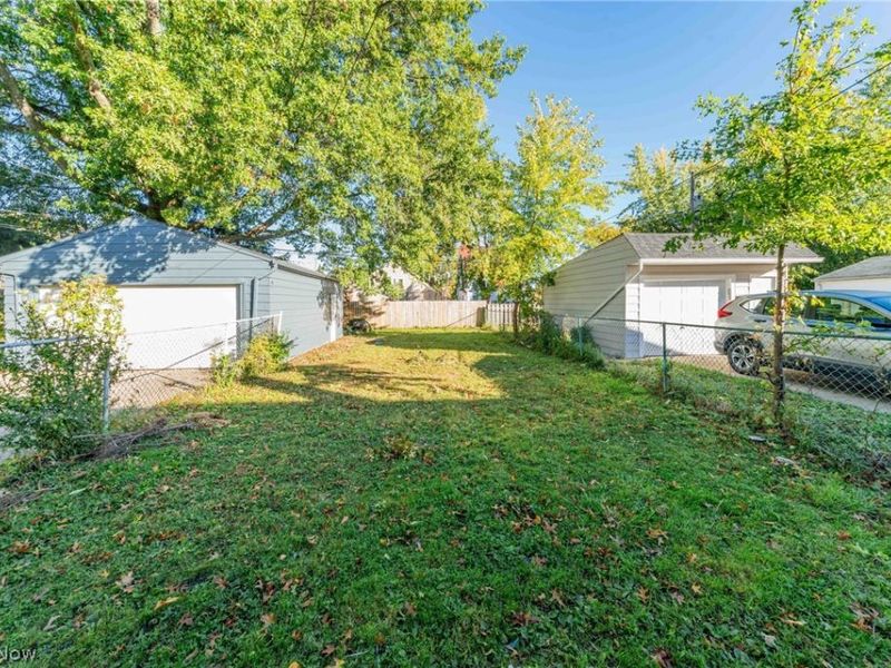 19401 Meredith Avenue, Euclid, OH 44119 Photo 32
