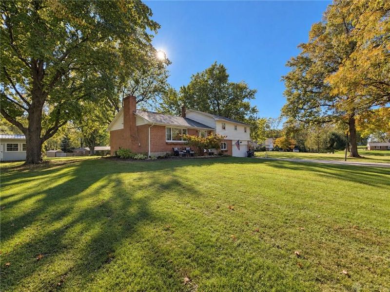 1060 Springbrook Lane, Piqua, OH 45356 Photo 2
