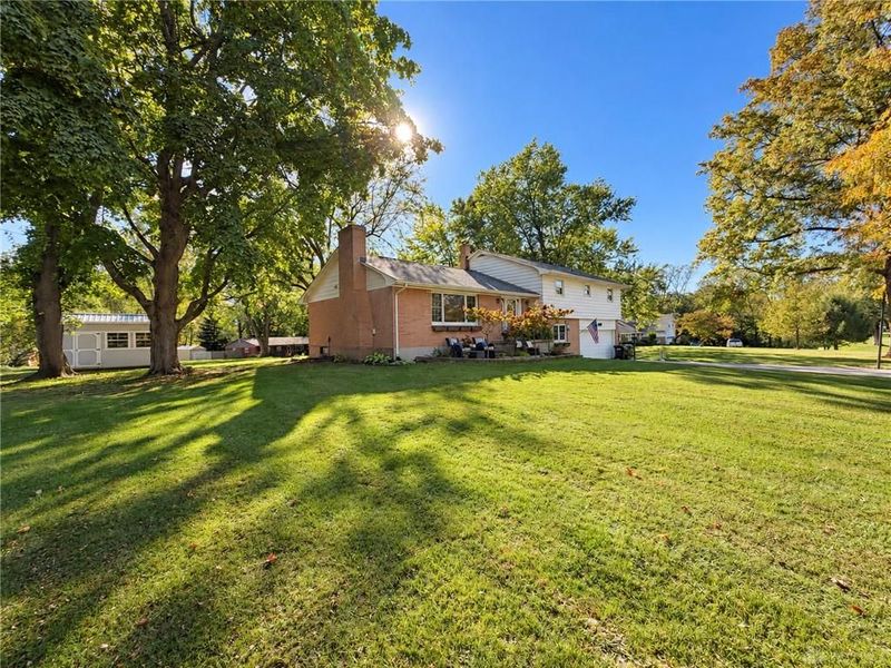 1060 Springbrook Lane, Piqua, OH 45356 Photo 3