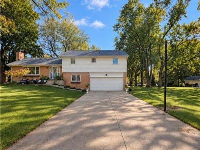 1060 Springbrook Lane, Piqua, OH 45356 Photo 4