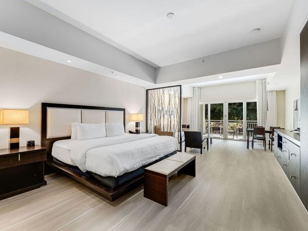 5300 NW 87TH Avenue, Unit 807, Doral, FL 33178